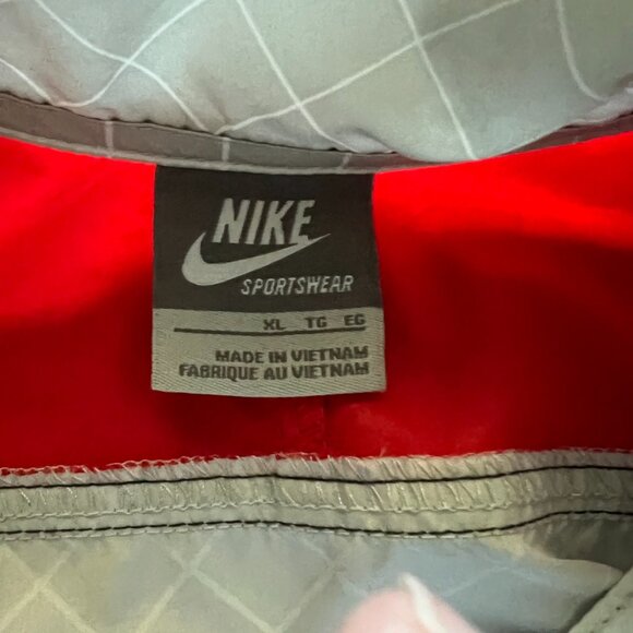 Vintage Nike Sportswear NSW Grid Print Windrunner Jacket Black Red Men’s XL - Picture 3 of 6